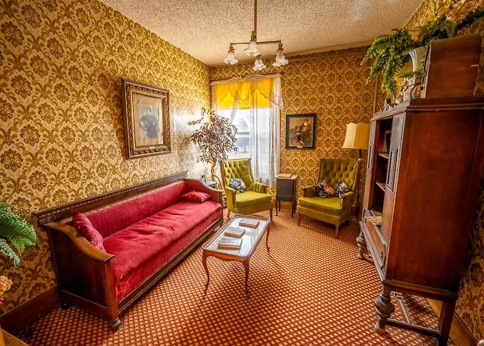 Virginian Hotel 2*